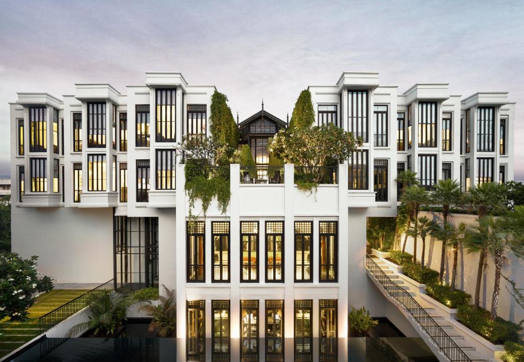 The Ultimate 2025 Guide to Bangkok's Best Luxury Hotels